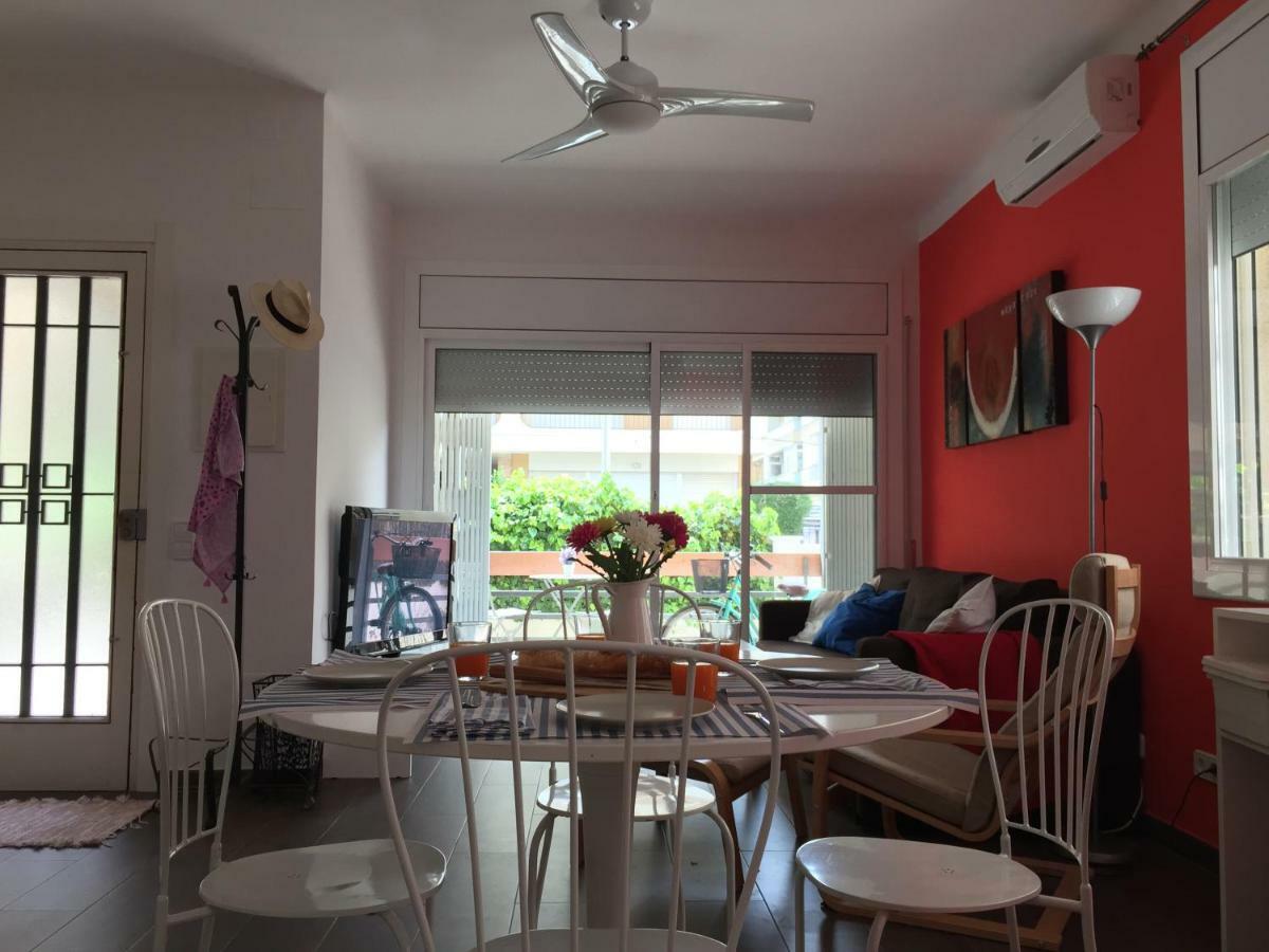 Nice Apartment 80 Meters From The Beach Calafell Exterior foto